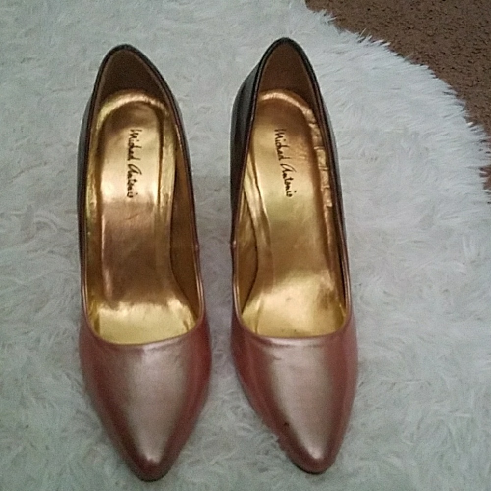 Wore a couple times..... Cleaning out closet